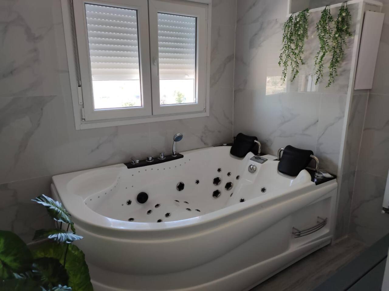 Apartamento Con Jacuzzi El Rincon De Las Delicias Zaragoza Exterior foto