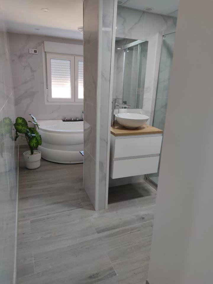 Apartamento Con Jacuzzi El Rincon De Las Delicias Zaragoza Exterior foto